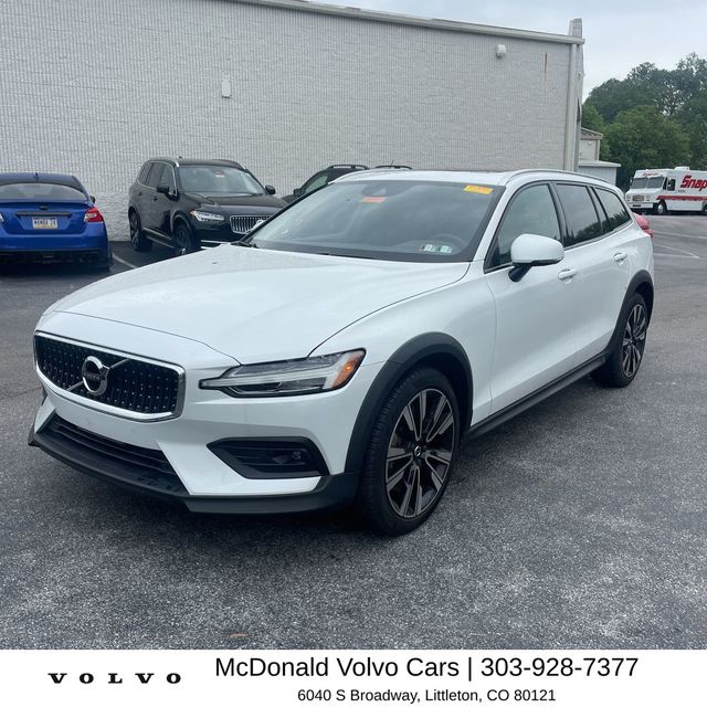 volvo v60 cross country 2021 YV4102WK8M1076619 image volvo v60 cross country 2021 YV4102WK8M1076619 image